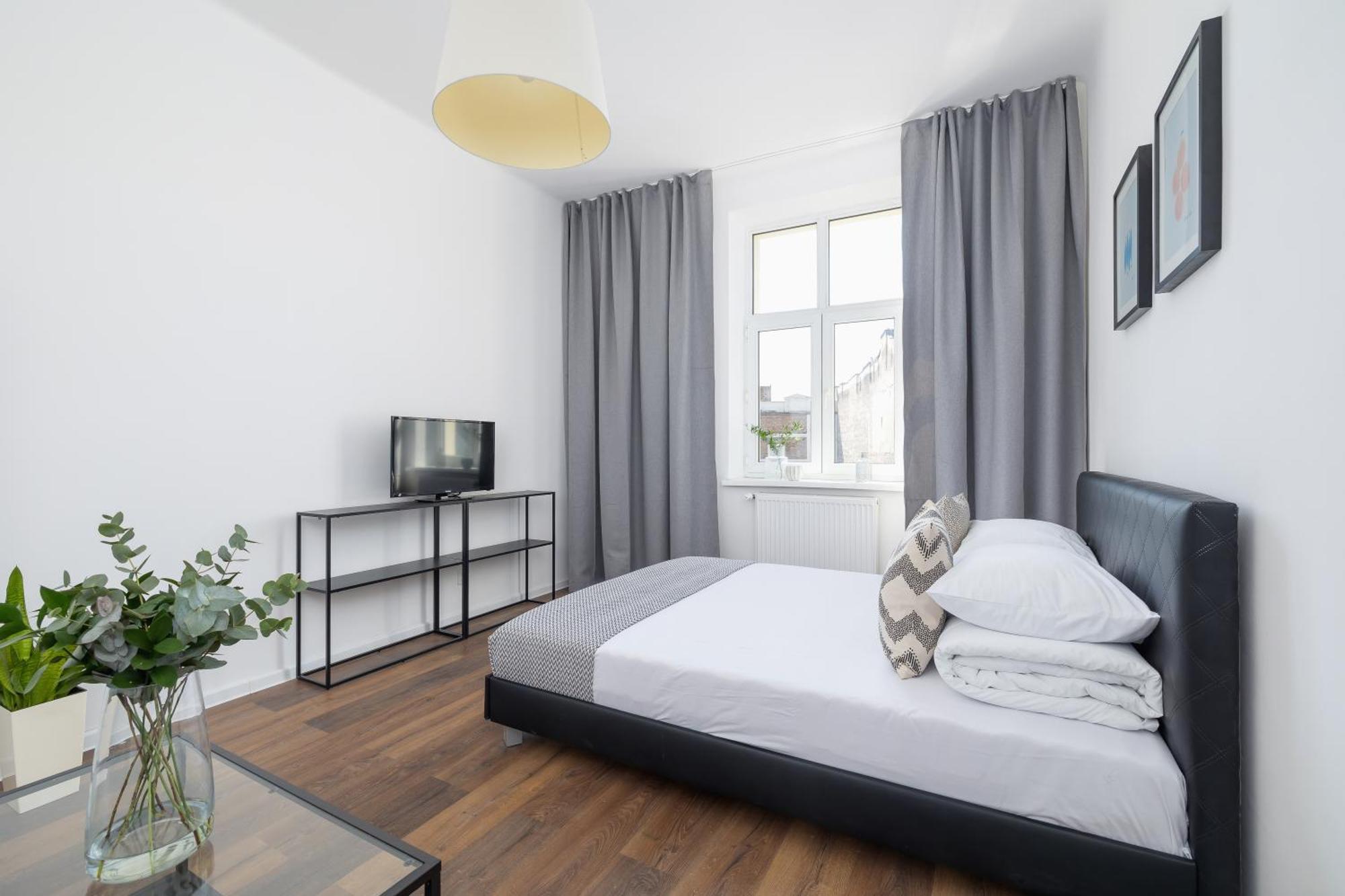 2-Bedroom Apartment - Dluga 65 คราคูฟ ภายนอก รูปภาพ
