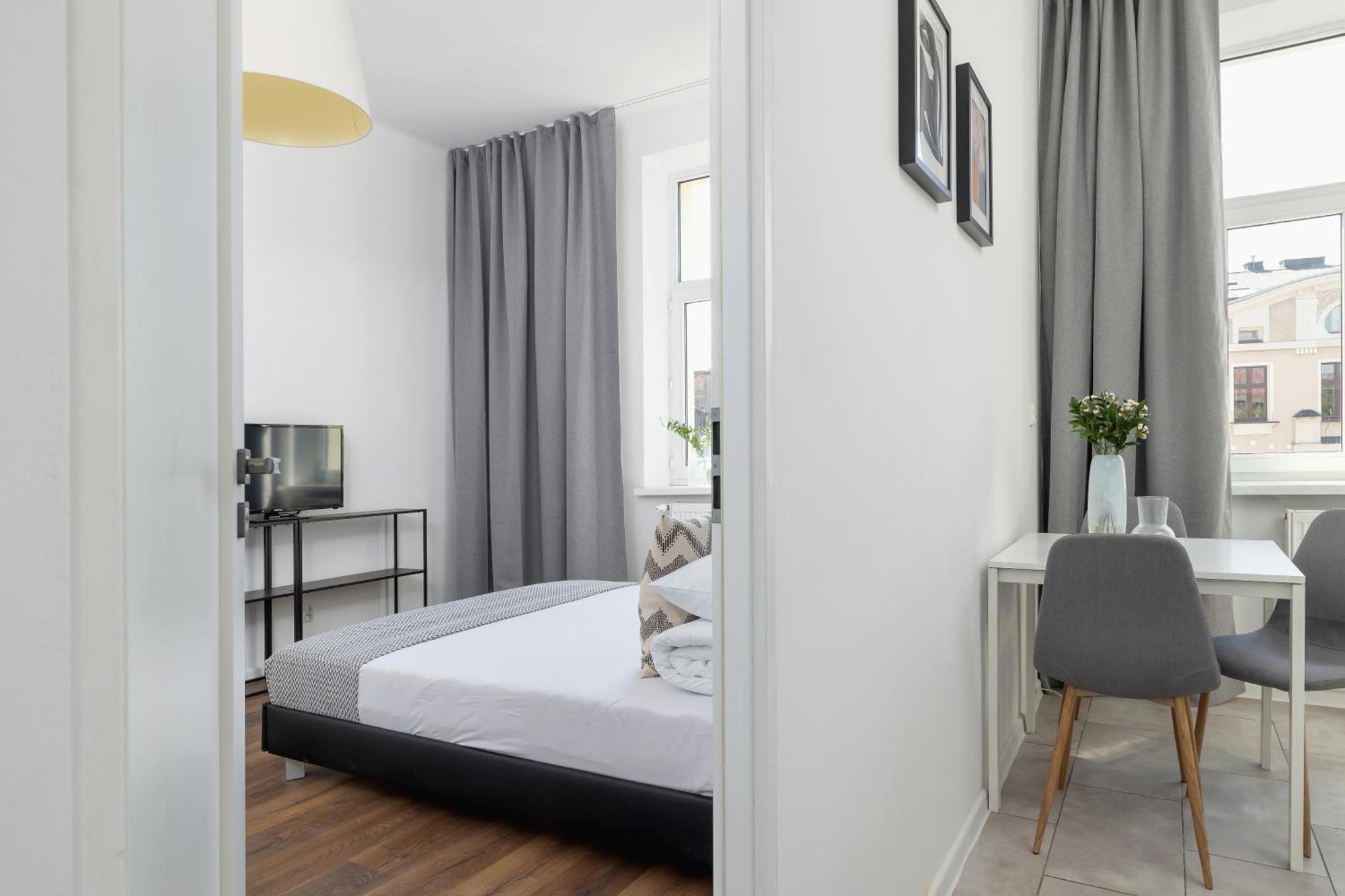 2-Bedroom Apartment - Dluga 65 คราคูฟ ภายนอก รูปภาพ